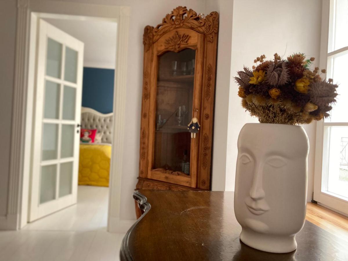 Shabby Chic - Apartment In The Heart Of Vilnius Old Town Екстериор снимка