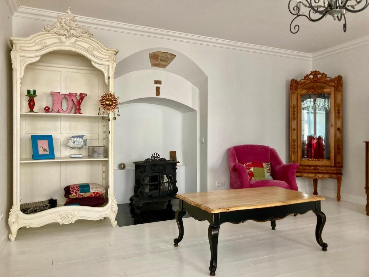 Shabby Chic - Apartment In The Heart Of Vilnius Old Town Екстериор снимка