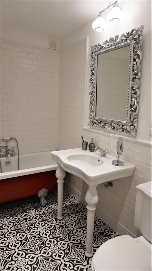 Shabby Chic - Apartment In The Heart Of Vilnius Old Town Екстериор снимка